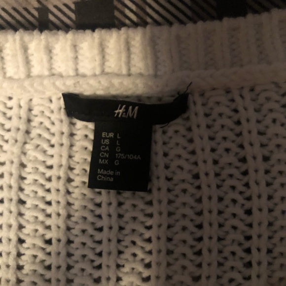 H&M Sweater - Picture 2 of 2